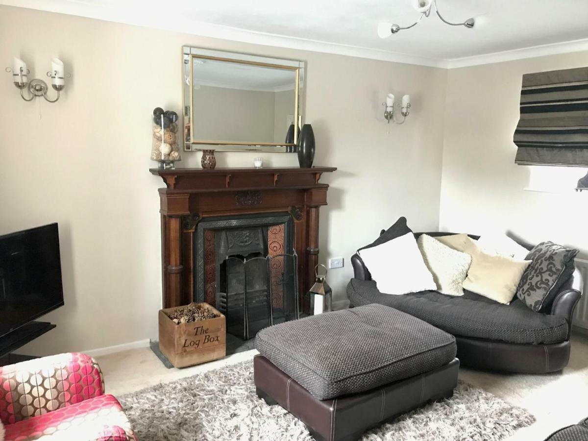 Beautiful Family Home Greyabbey エクステリア 写真